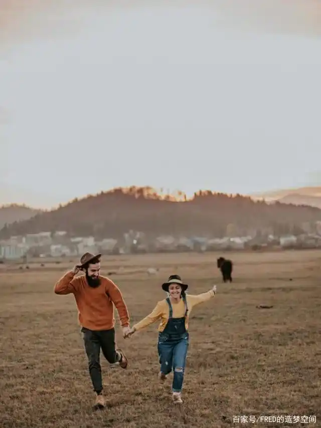 100种姿势摆拍双人_情侣摄影创意_情侣摄影姿势分享