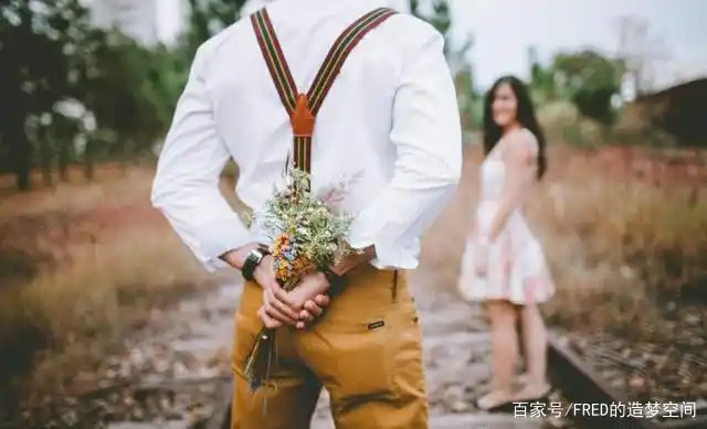 情侣摄影姿势分享_情侣摄影创意_100种姿势摆拍双人