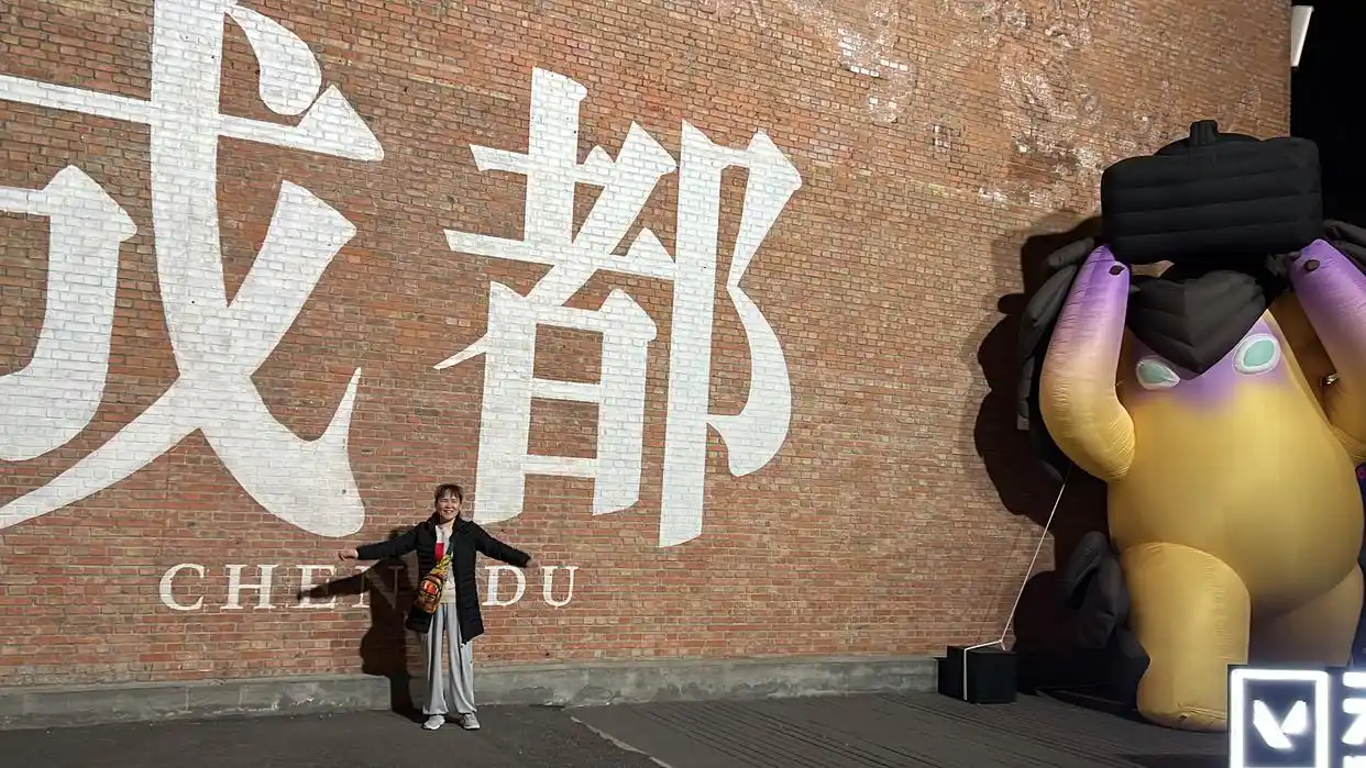 B站刺激战场60岁老阿姨_60岁老太打电竞_电竞老太直播